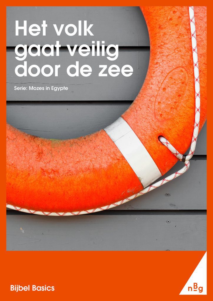 Het volk gaat veilig door de zee
